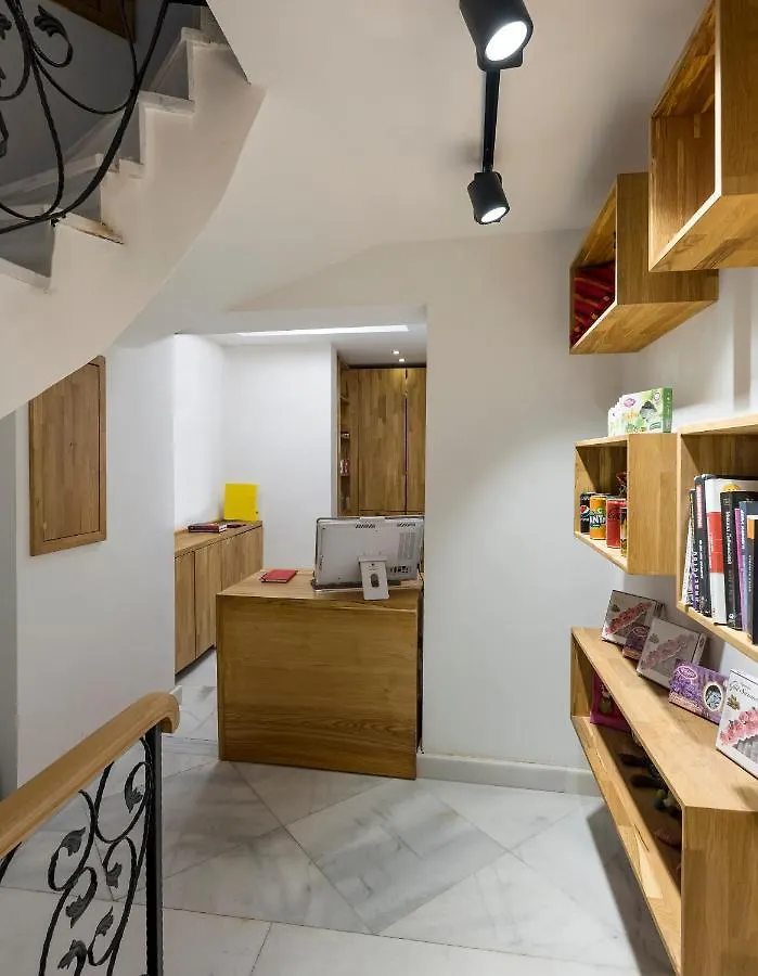 Uk Hotel Стамбул 3*,